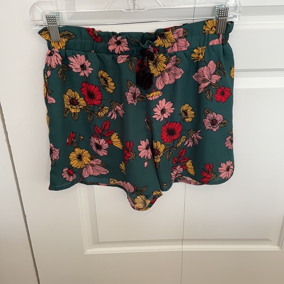 SOLD Art class target brand 2 piece set - Picture 2 of 8